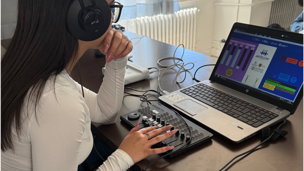 ARTECOM - Paesaggi sonori immersivi urbani e creazione musicale personalizzata per coinvolgere i giovani nella smart city - Ecosistema RAISE
