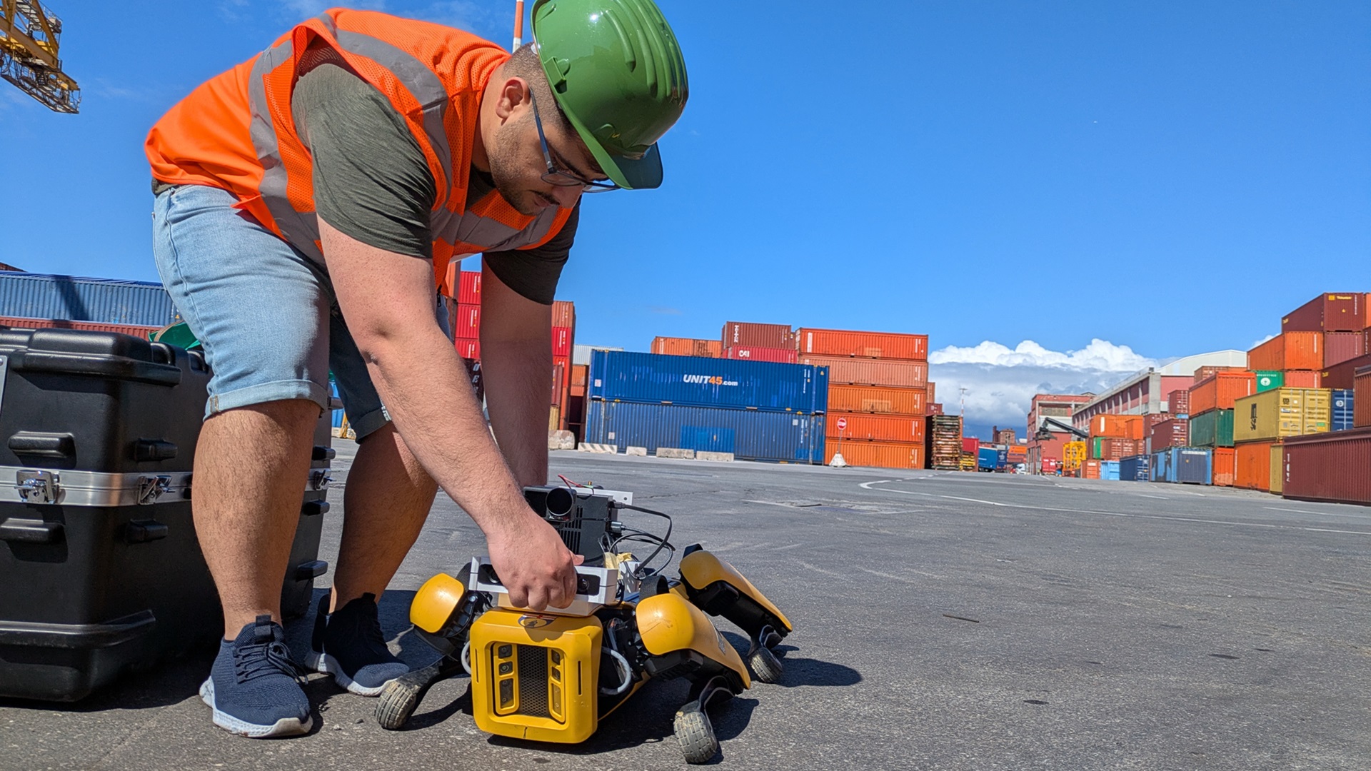 Il robot quadrupede di Spoke 4 per la sicurezza portuale