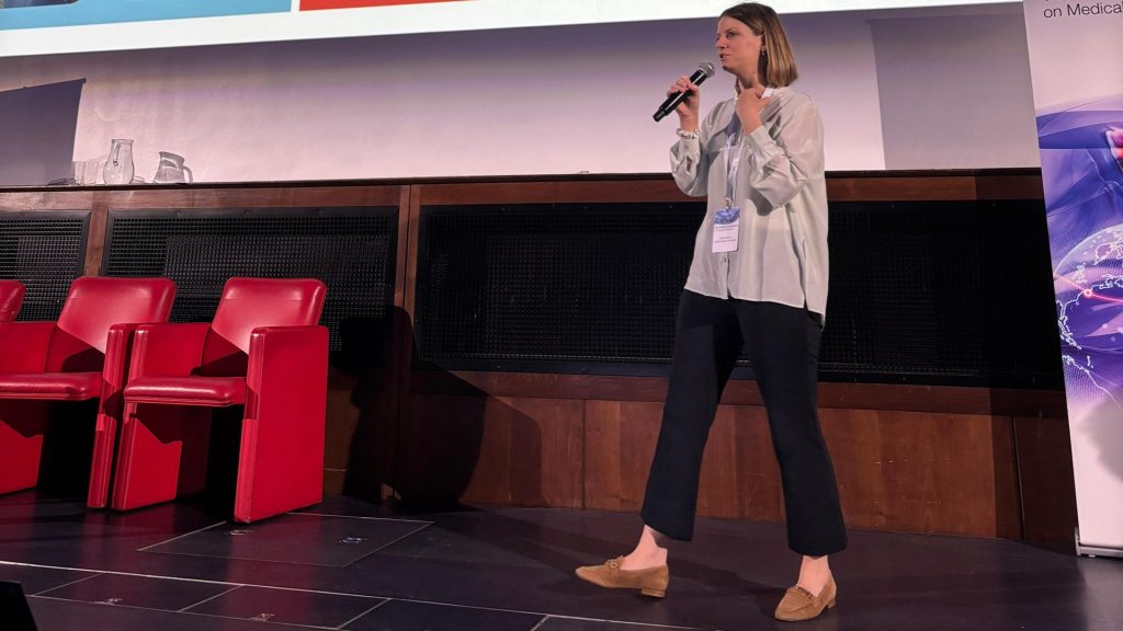 Spoke 2 presenta EVA Navi al congresso Hamlyn