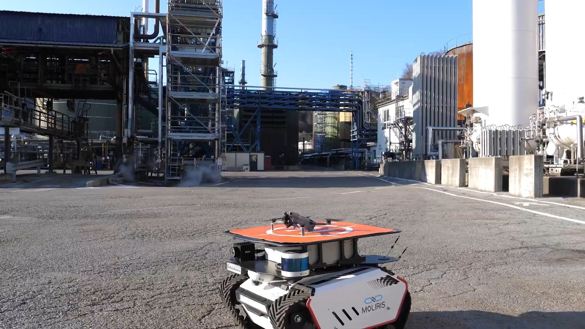 L’ecorobotica in contesti industriali complessi: l’integrazione di robot autonomi con naso elettronico e droni per migliorare la sicurezza