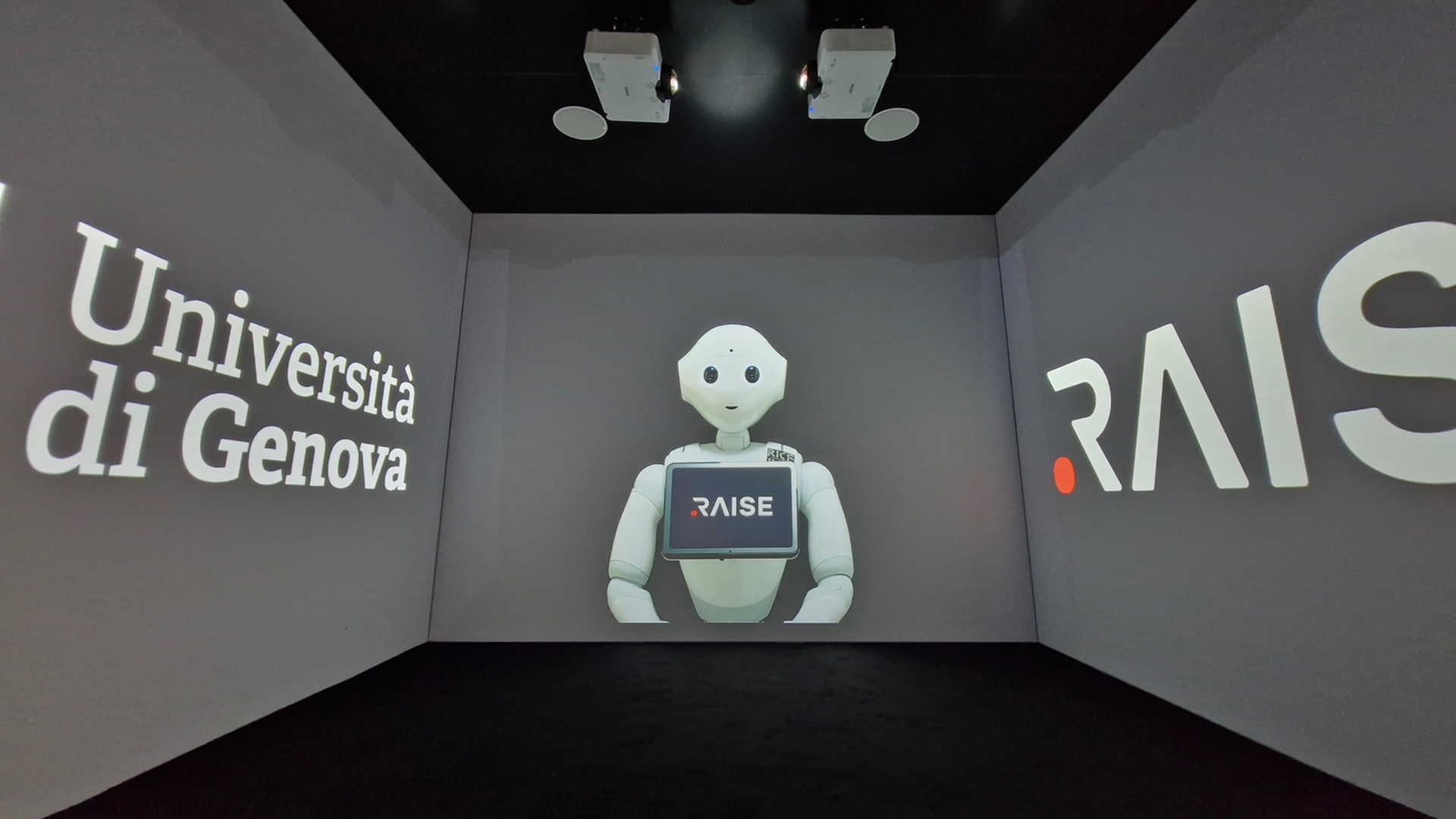 Immergiamoci nel futuro: presentazione della camera immersiva di RAISE al Campus Universitario di Savona